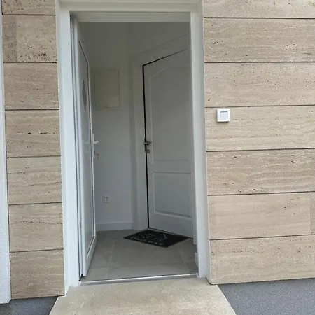 & Iris Apartman Zára